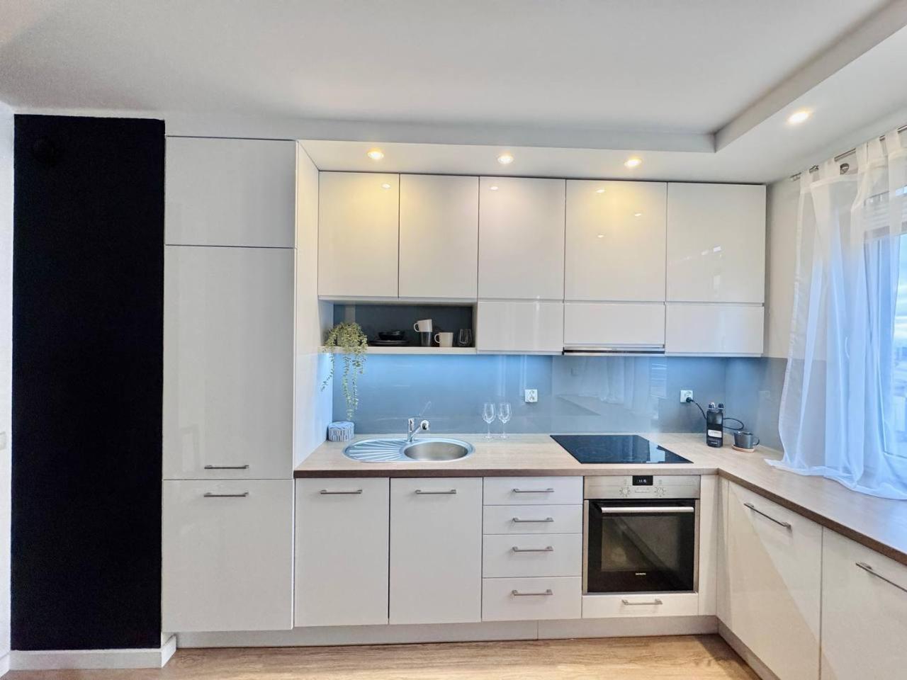 C- Home4U - Apartment With A City View Close To Aquapark, Parking In Secured Area Краков Экстерьер фото